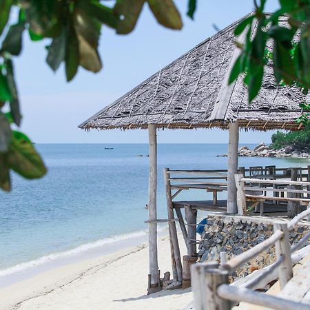 Trikora Beach Club&Resort Teluk Bakau Exteriör bild