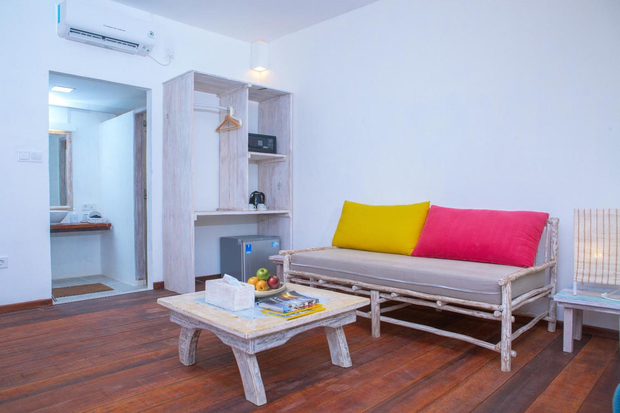 Trikora Beach Club&Resort Teluk Bakau Exteriör bild