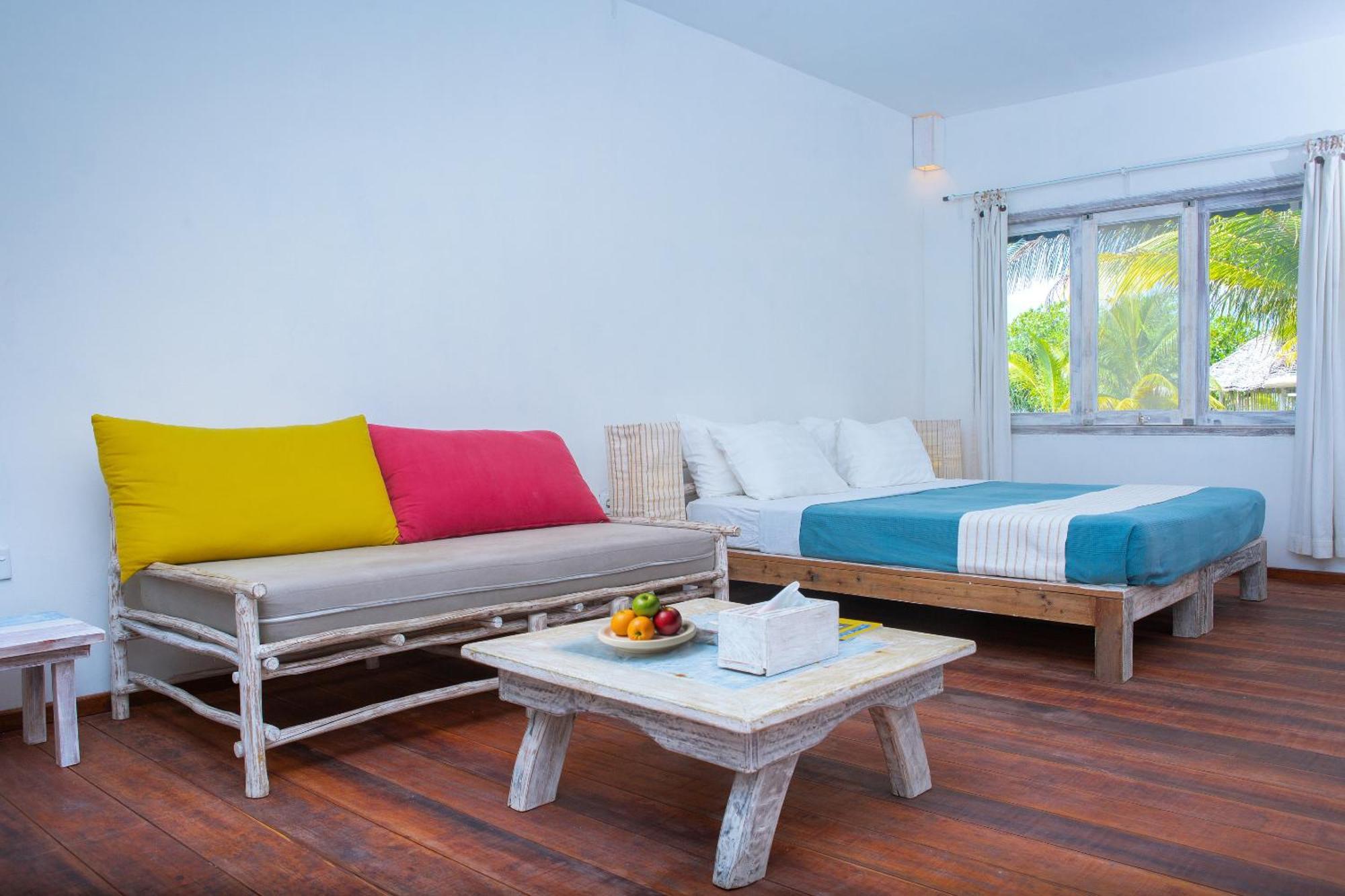 Trikora Beach Club&Resort Teluk Bakau Exteriör bild