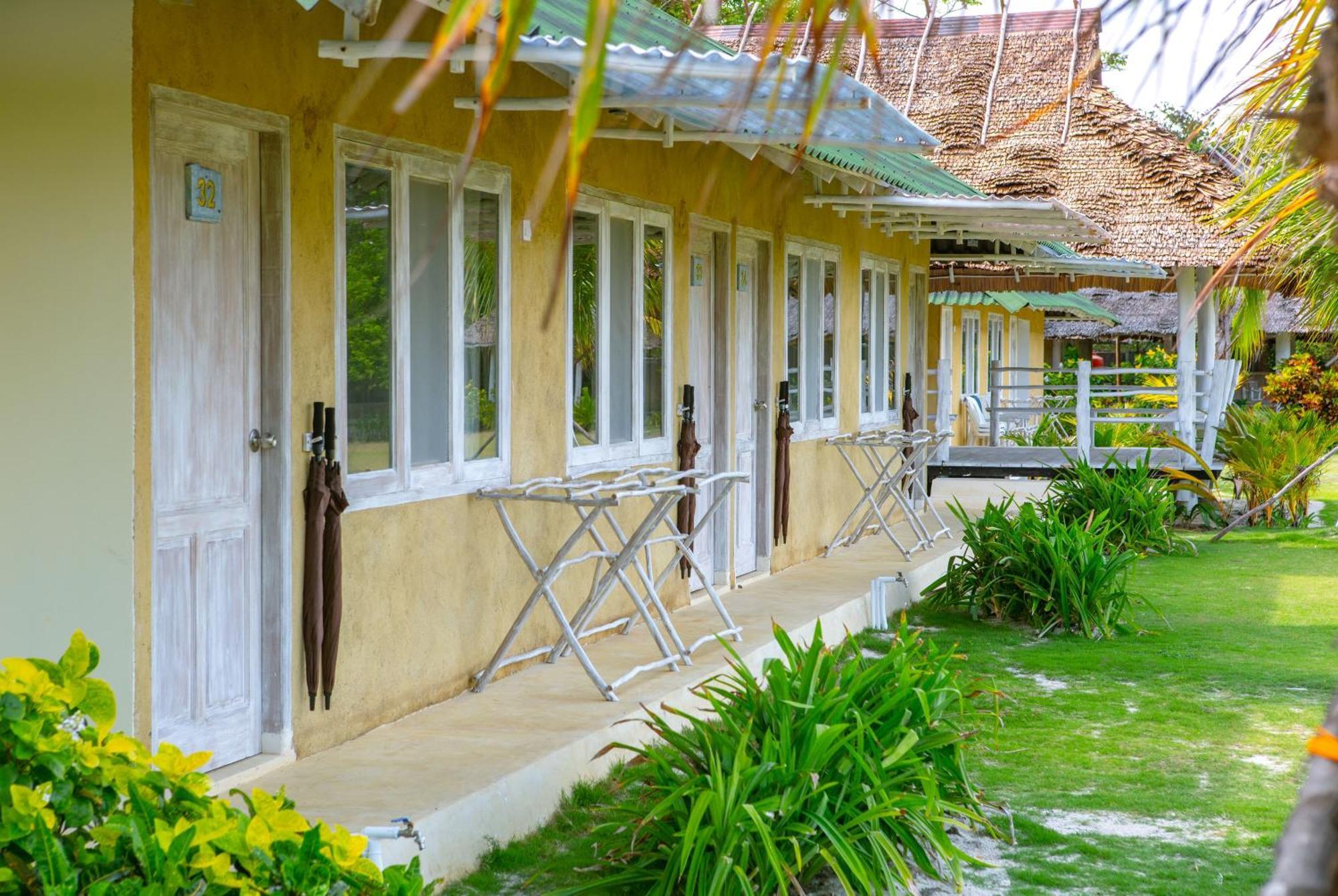 Trikora Beach Club&Resort Teluk Bakau Exteriör bild