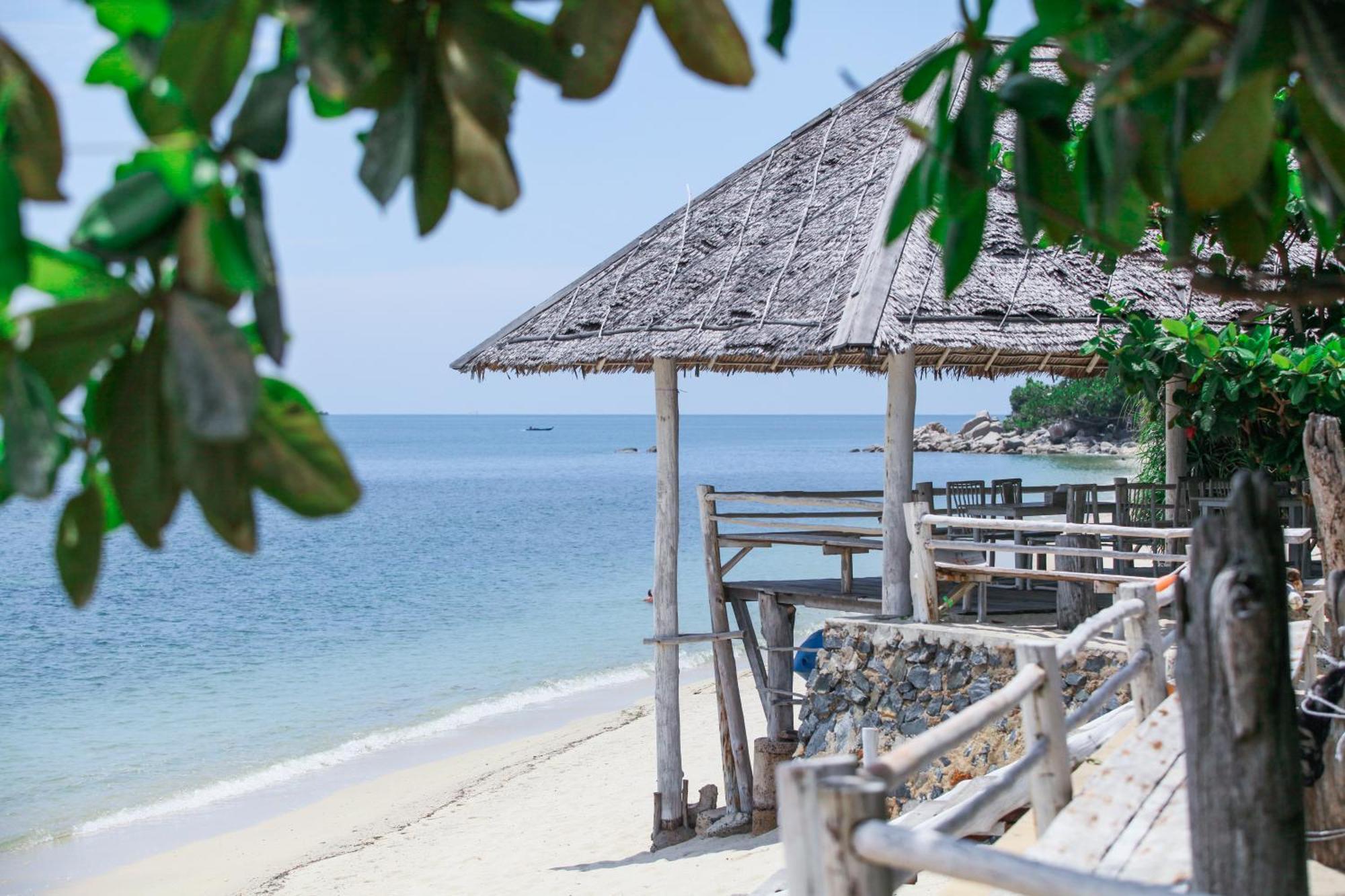 Trikora Beach Club&Resort Teluk Bakau Exteriör bild