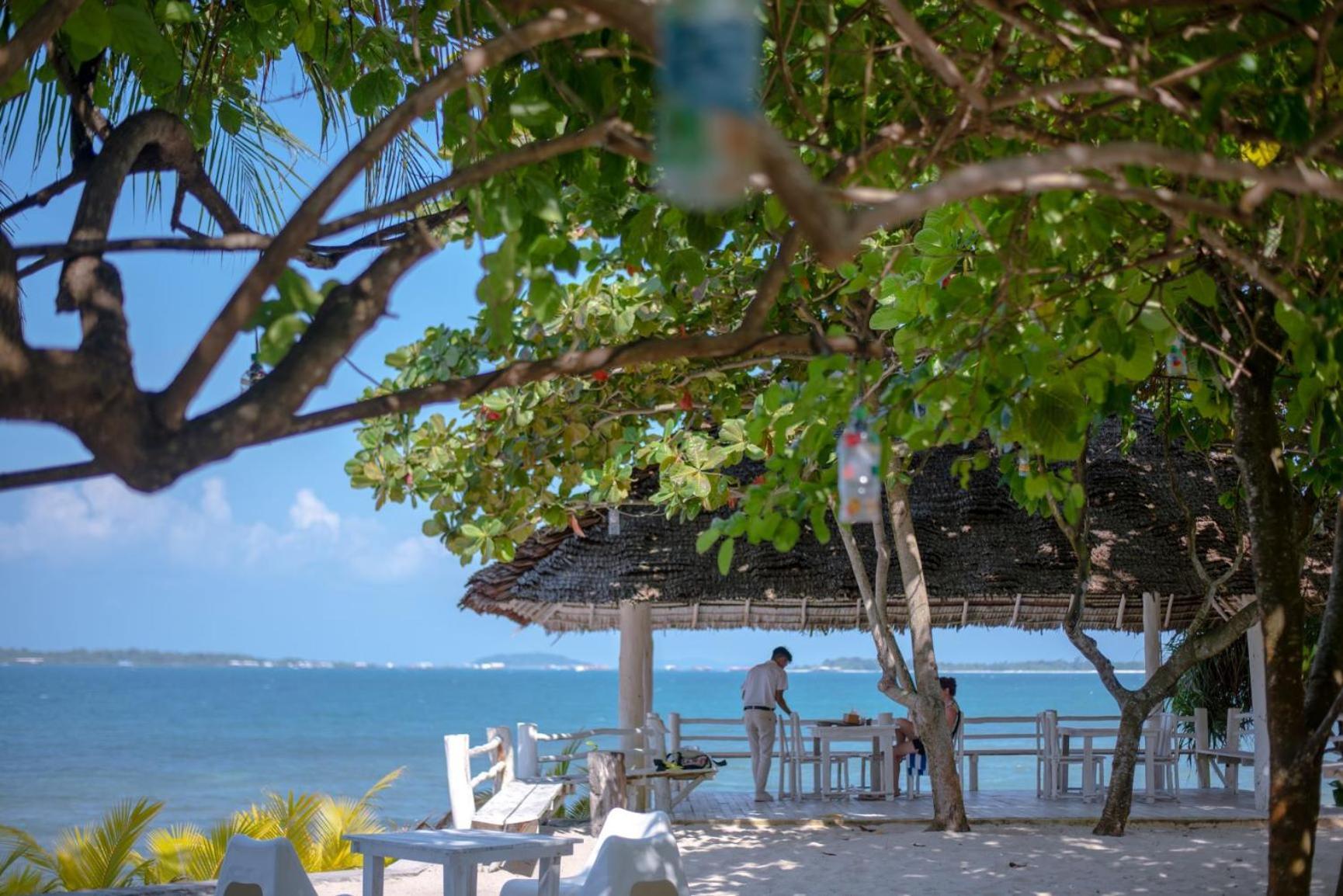 Trikora Beach Club&Resort Teluk Bakau Exteriör bild
