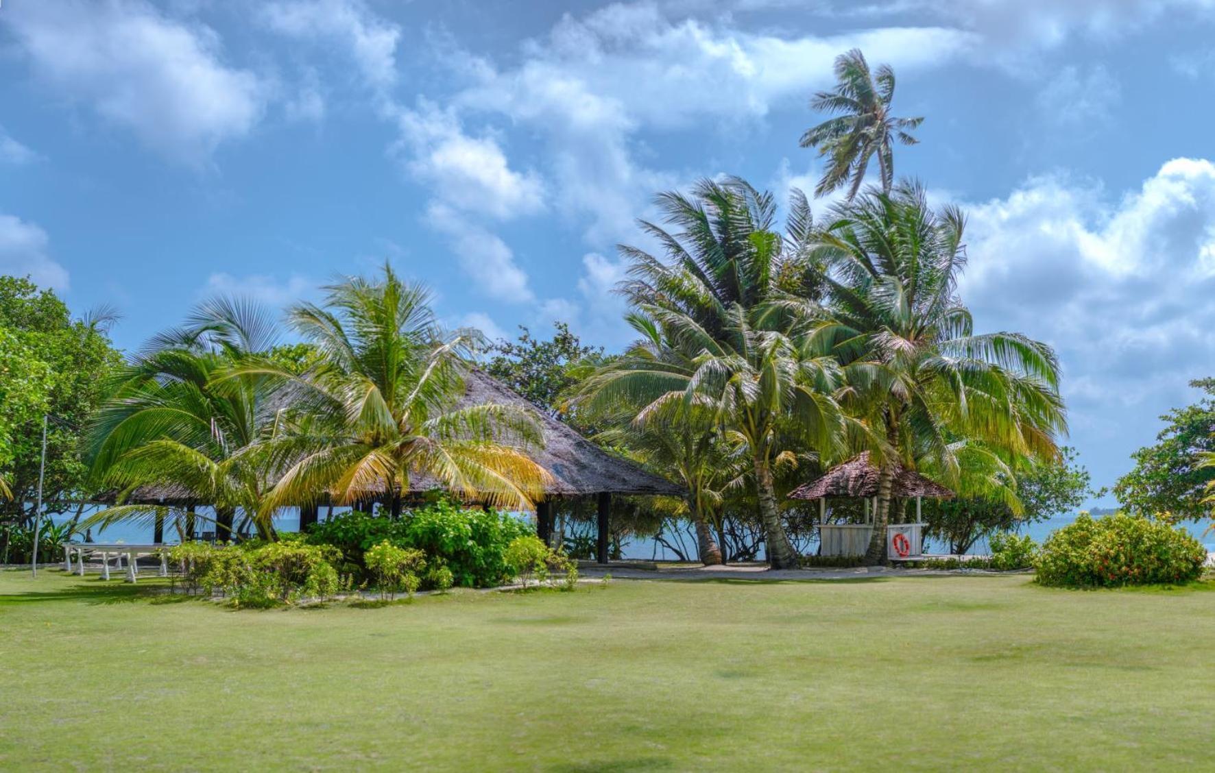 Trikora Beach Club&Resort Teluk Bakau Exteriör bild