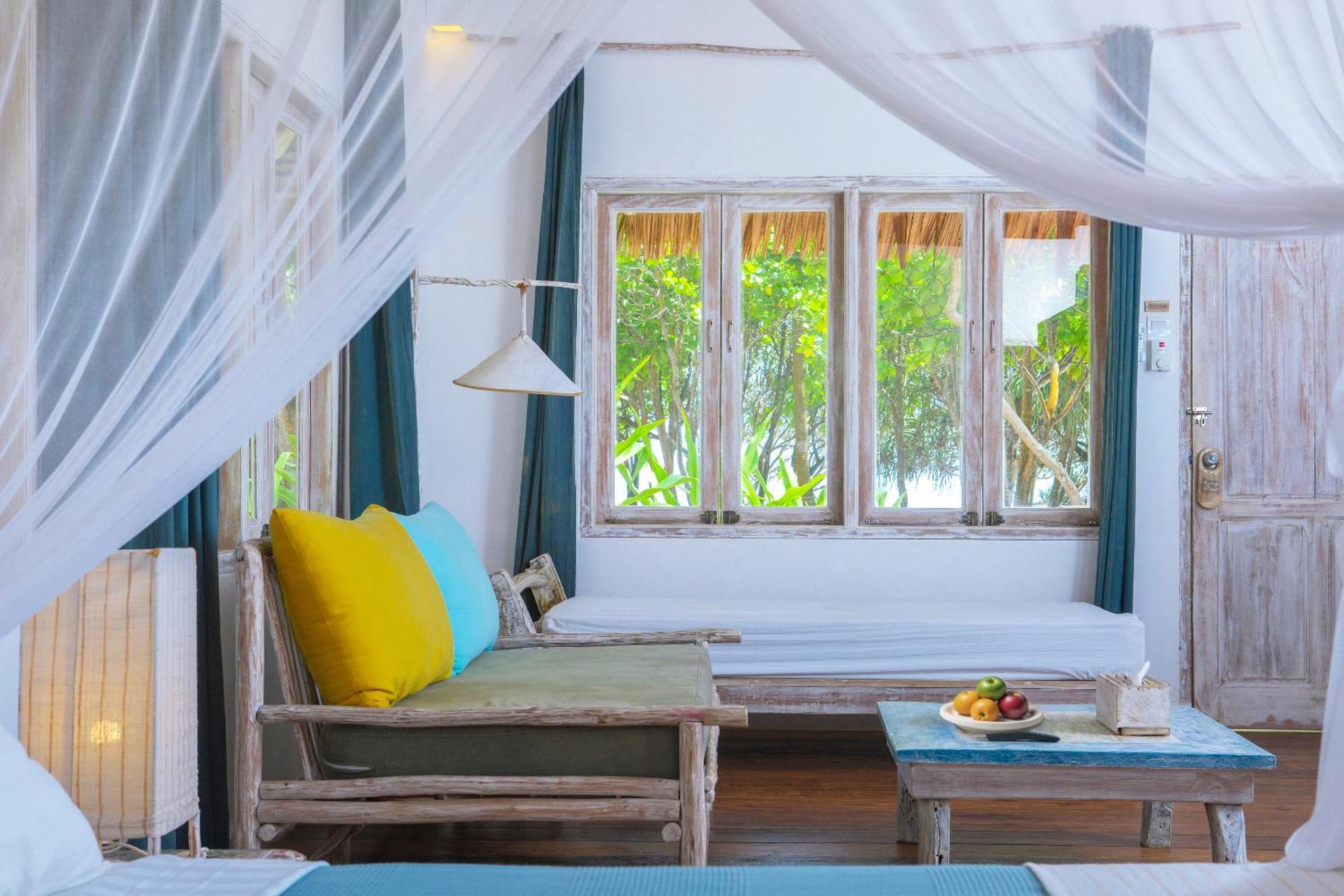 Trikora Beach Club&Resort Teluk Bakau Exteriör bild