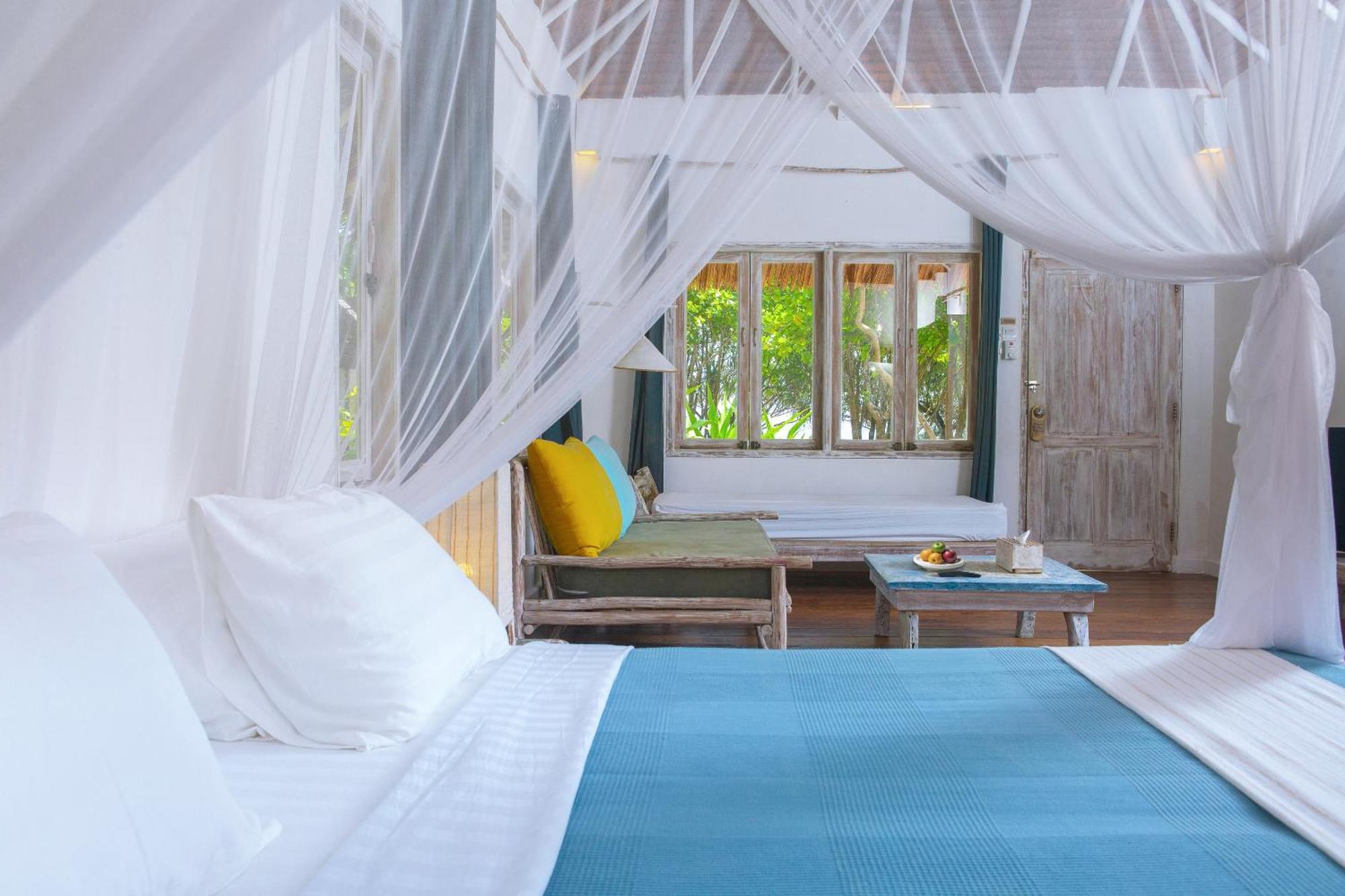 Trikora Beach Club&Resort Teluk Bakau Exteriör bild