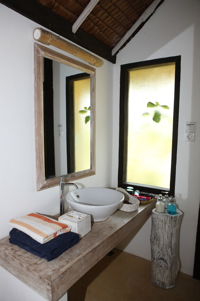 Trikora Beach Club&Resort Teluk Bakau Exteriör bild